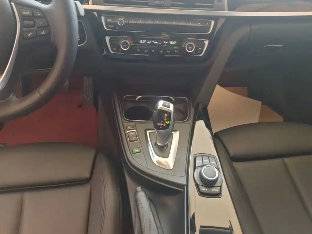 BMW 3 Series GT 2018 — фото 14