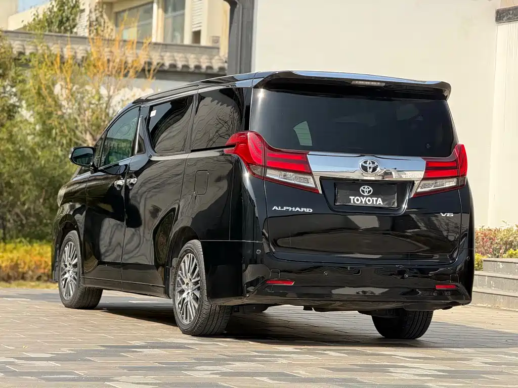 Toyota Alphard 2016 — фото 4