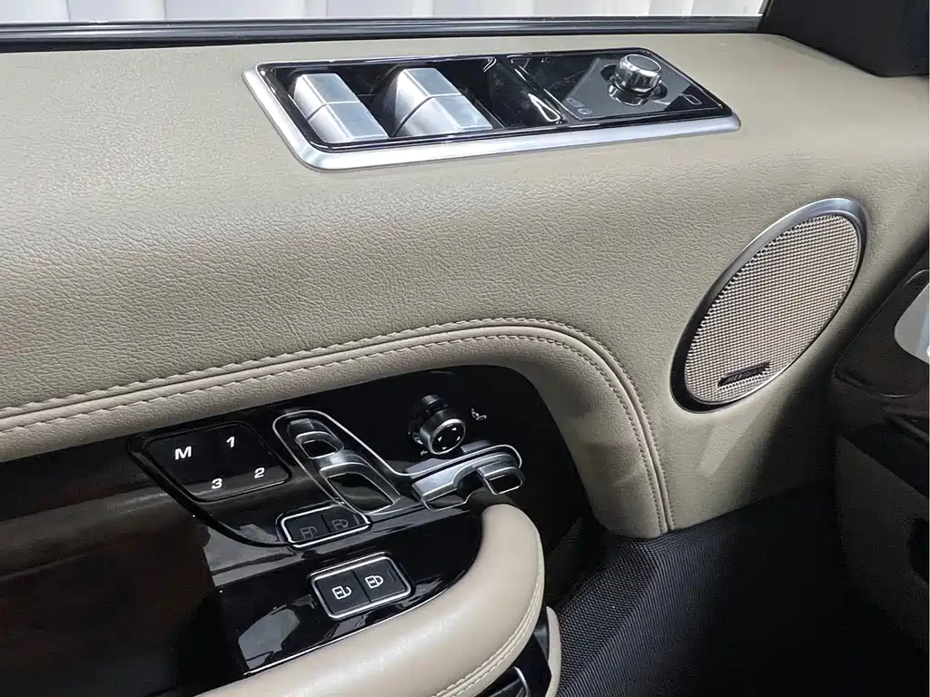Land Rover Range Rover 2021 — фото 12