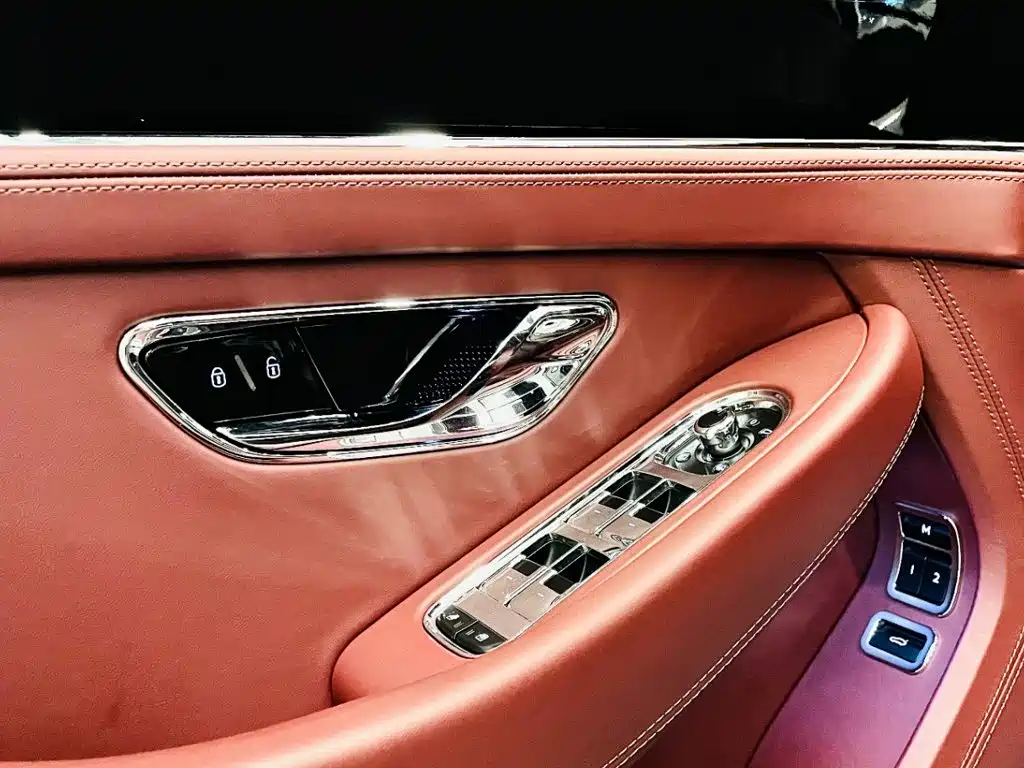 Bentley Continental 2020 — фото 17