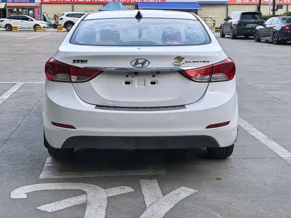 Hyundai Elantra Langdong 2013