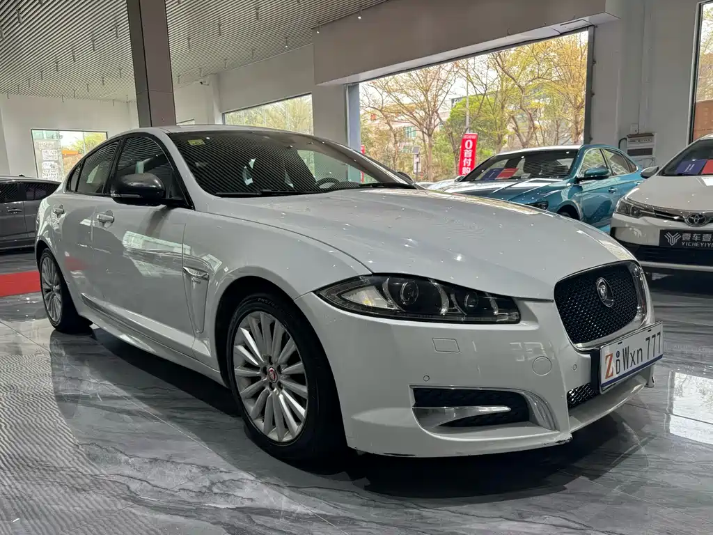 Jaguar XF 2015 — фото 4