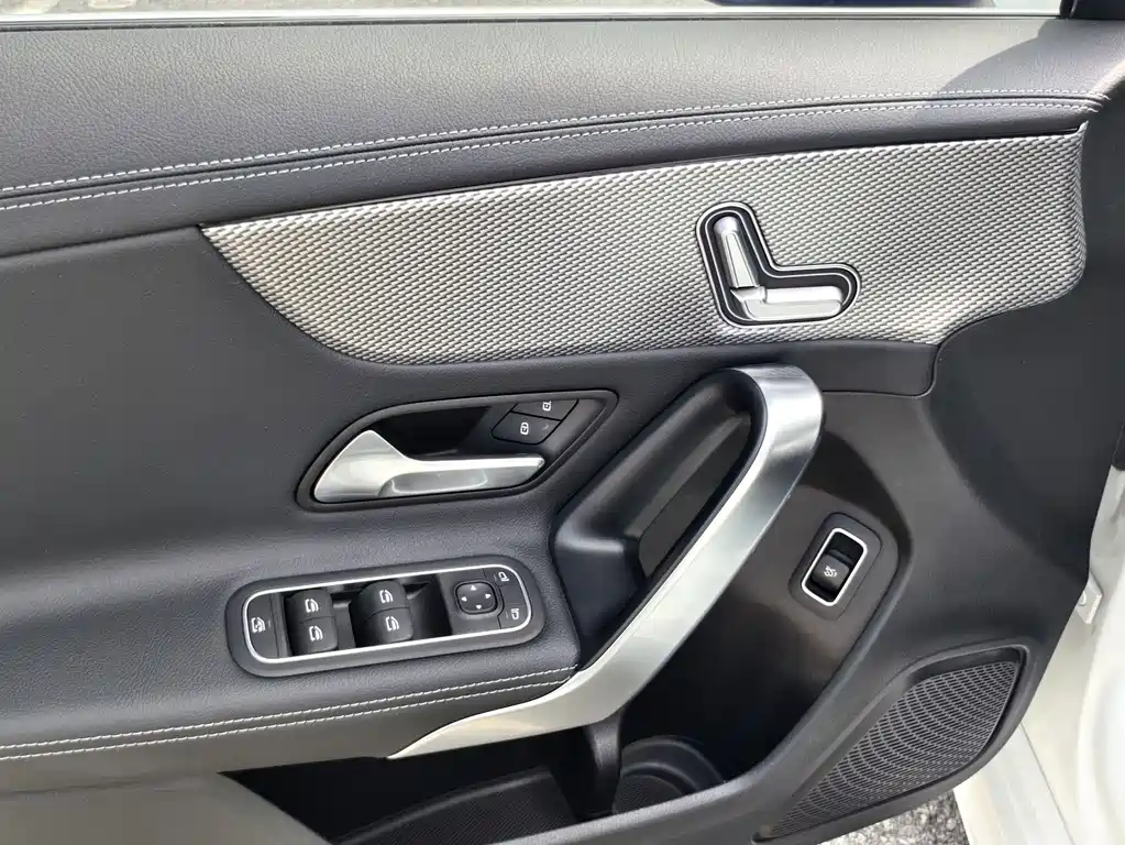 Mercedes-Benz A-Class 2023 — фото 12