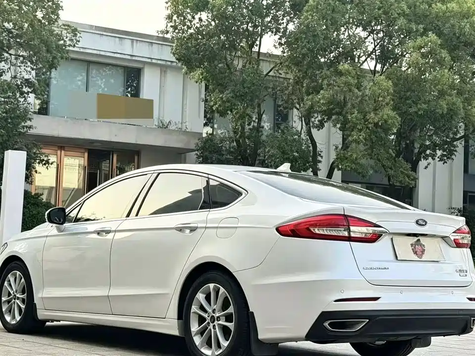 Ford Mondeo 2020 — фото 7