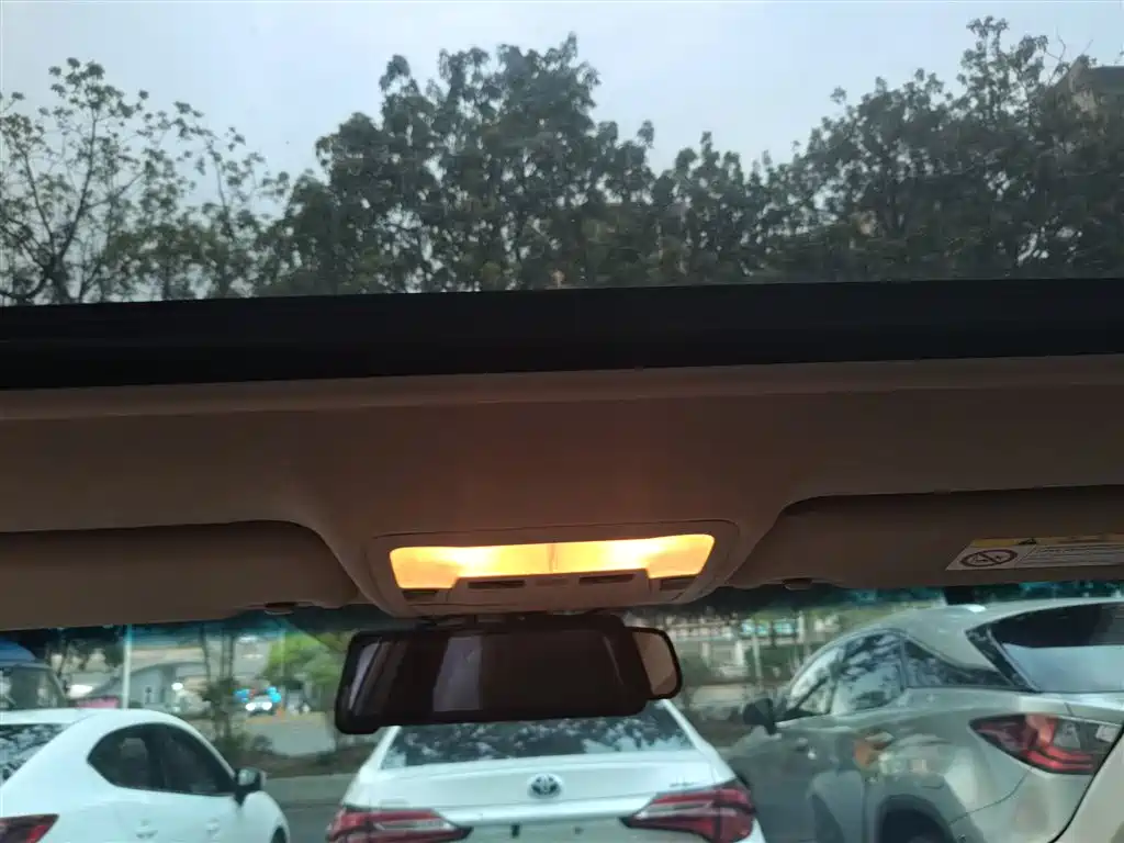 Toyota Camry 2015 — фото 14