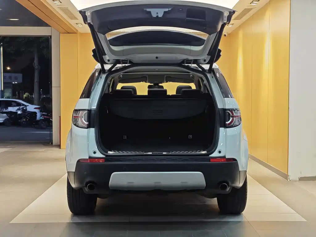 Land Rover Discovery Sport 2017 — фото 27