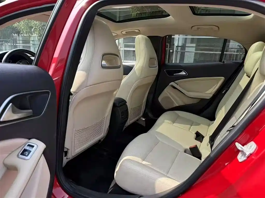 Mercedes-Benz GLA 2016 — фото 13