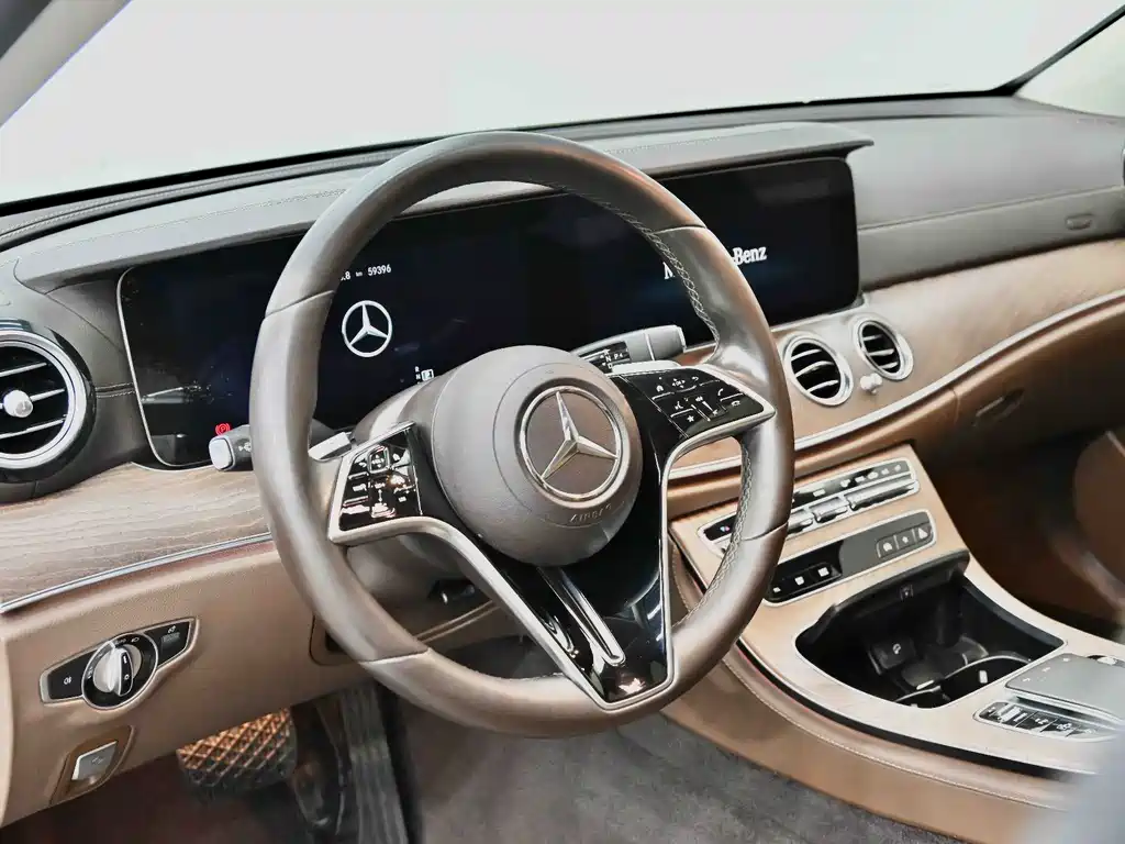Mercedes-Benz E-Class 2022 — фото 31