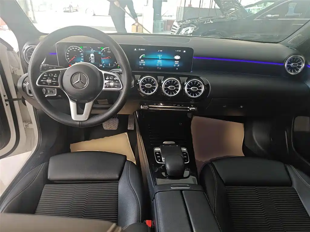 Mercedes-Benz A-Class 2019 — фото 6