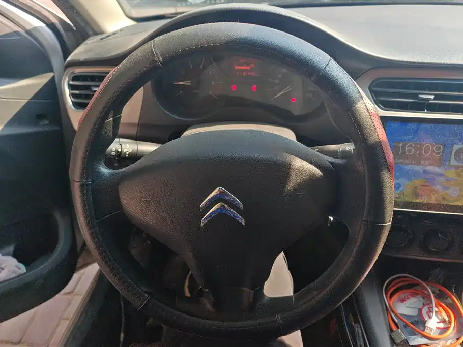 Citroen Elysee 2015 — фото 15