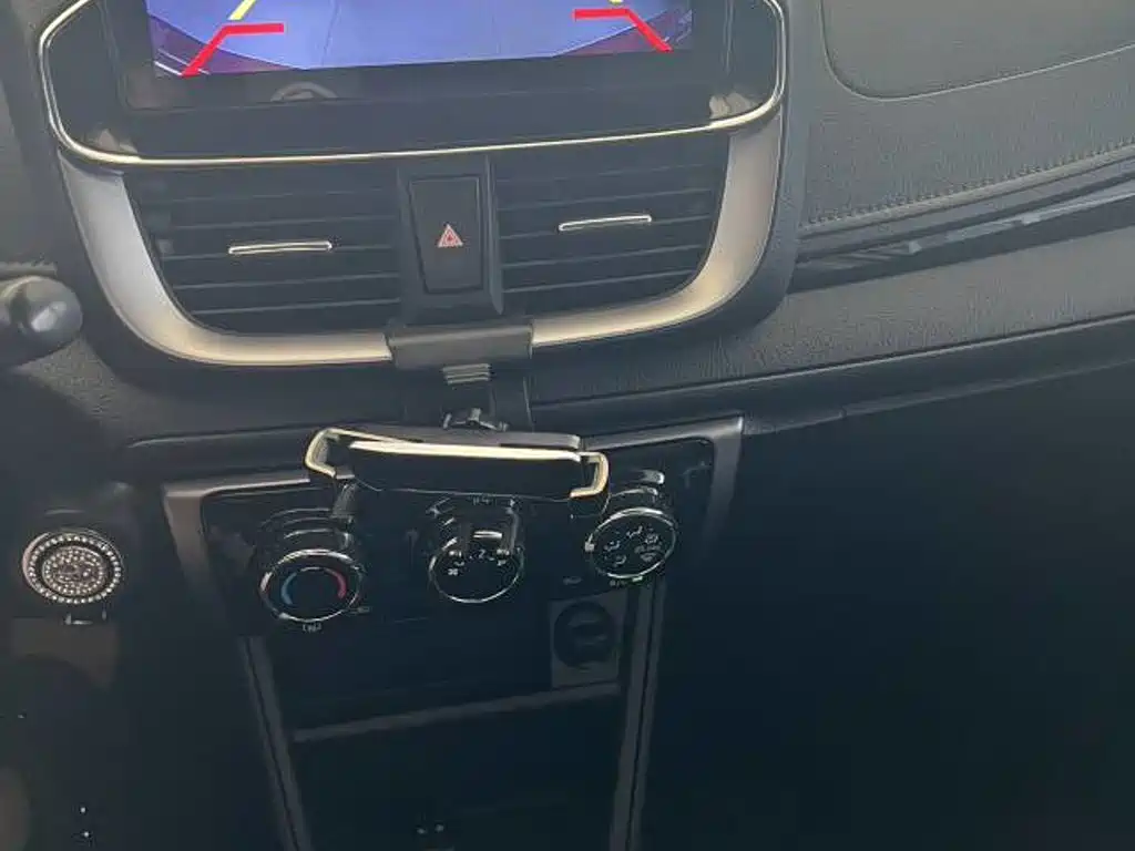 Toyota Yaris L 2022 — фото 15