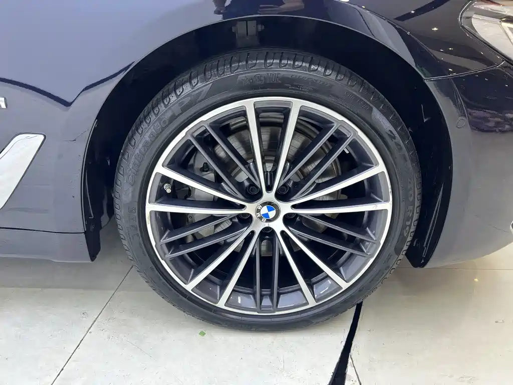 BMW 5 Series 2020 — фото 17