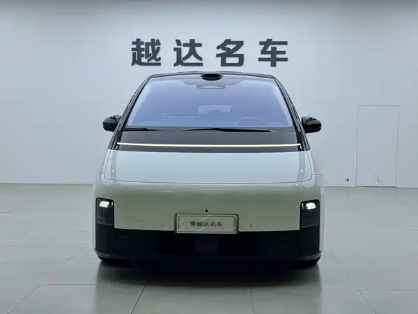 Li Auto MEGA 2025
