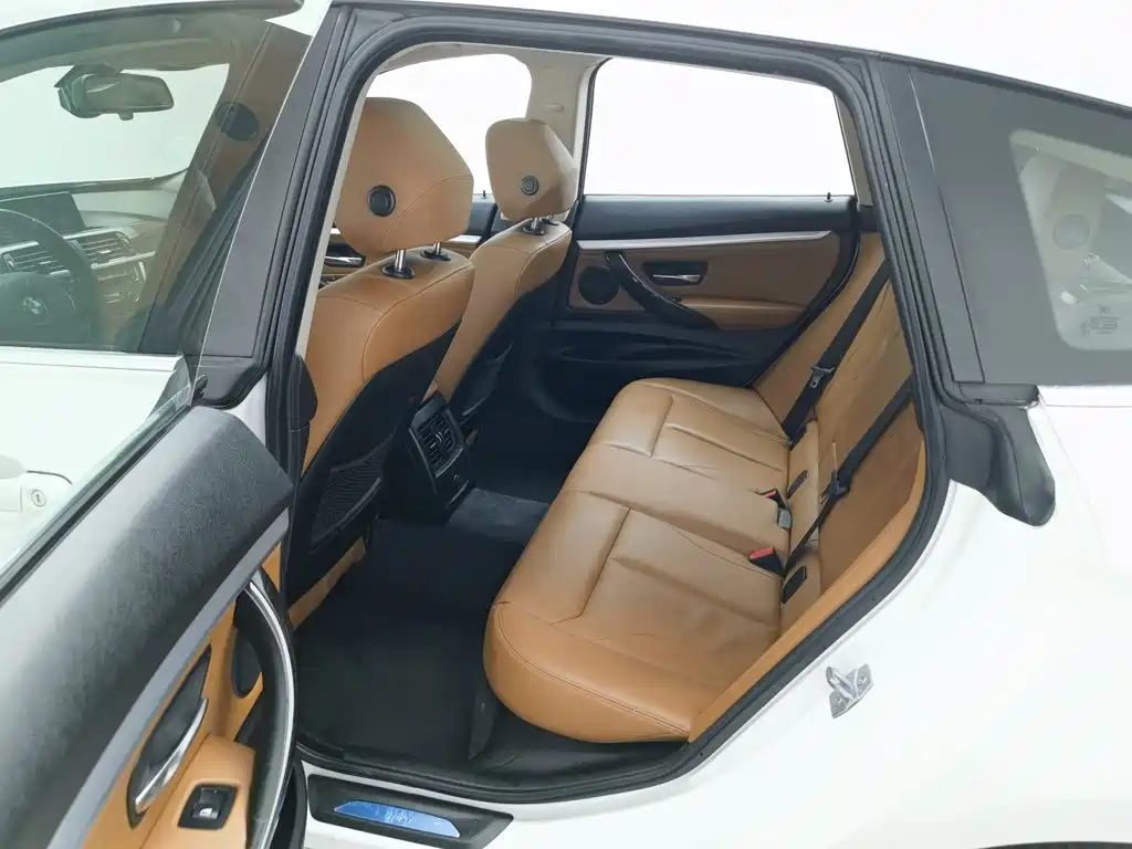 BMW 3 Series GT 2015 — фото 15