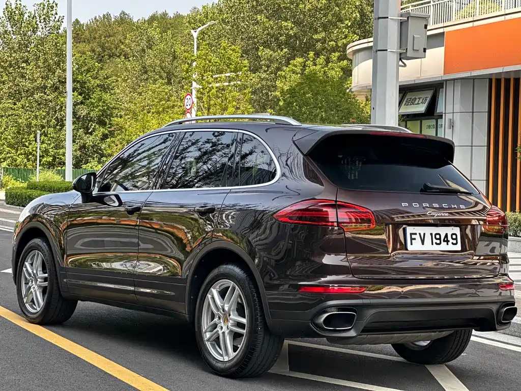 Porsche Cayenne 2017 — фото 5