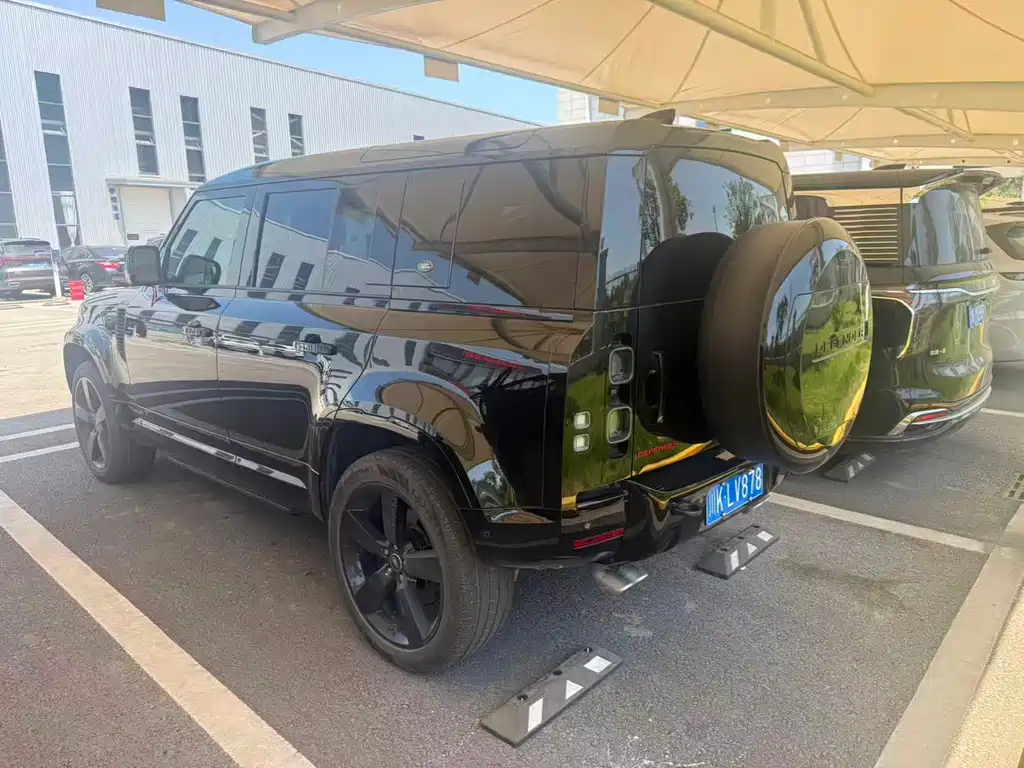 Land Rover Defender 2025 — фото 11