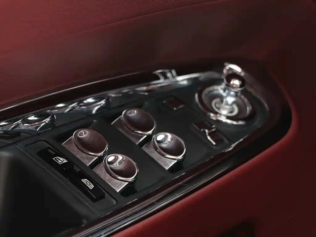 Rolls-Royce Ghost 2016 — фото 10