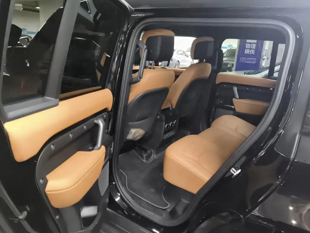 Land Rover Defender 2025 — фото 10