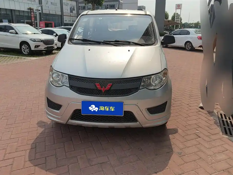 Wuling Hongguang 2018 — фото 2