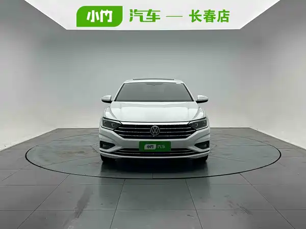 Volkswagen Sagitar 2022