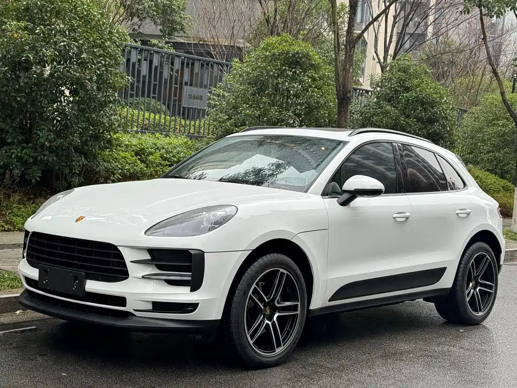 Porsche Macan 2022 — фото 1