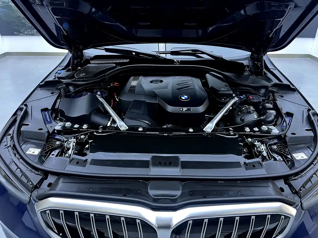 BMW 5 Series — фото 20