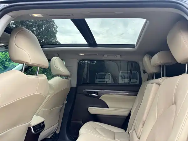 Toyota Highlander 2021