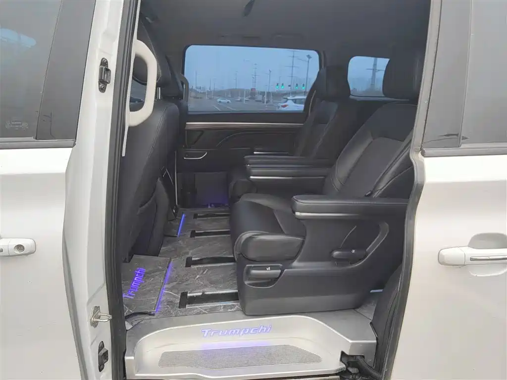 GAC Motor Trumpchi M8 2024 — фото 11