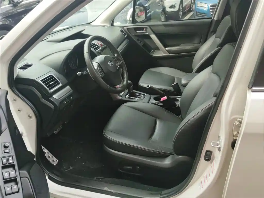 Subaru Forester 2015 — фото 11
