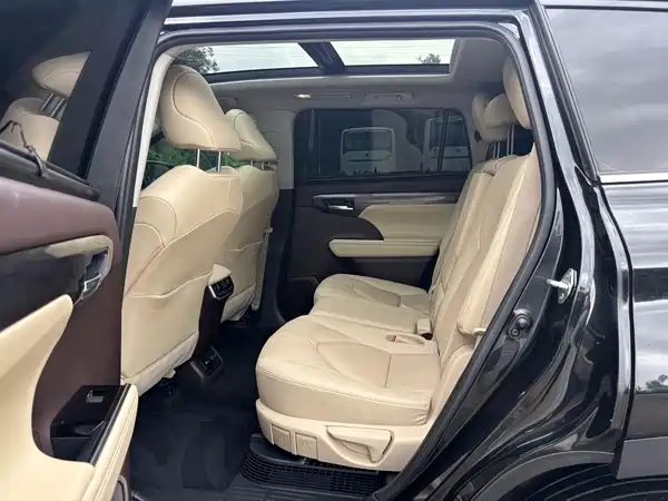 Toyota Highlander 2021