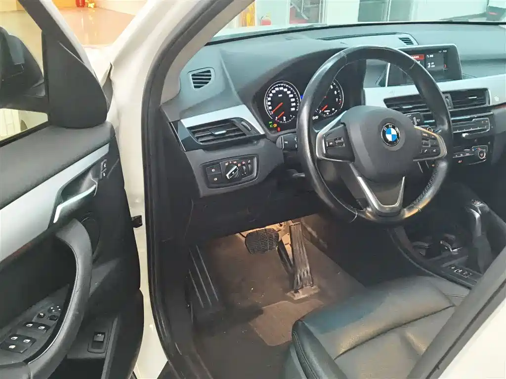 BMW X1 2018 — фото 11