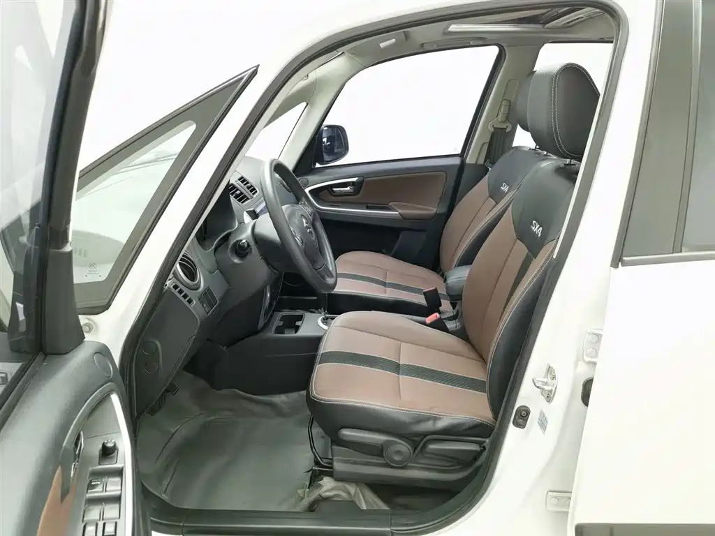 Suzuki SX4 2014 — фото 10