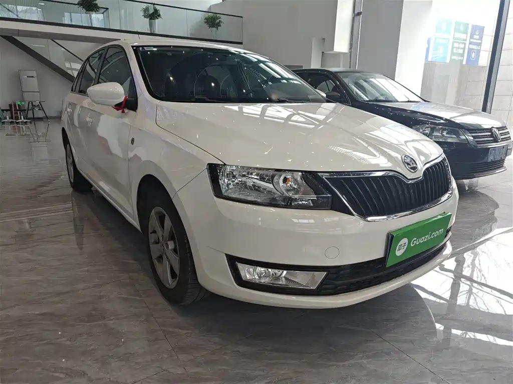 Skoda Rapid Spaceback 2016 — фото 22