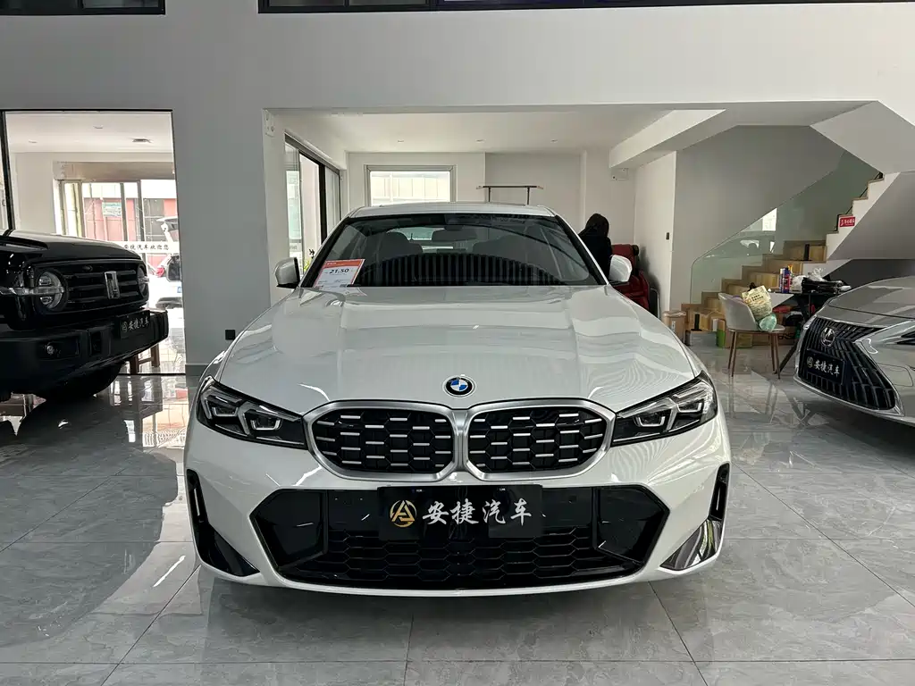 BMW 3 Series 2023 — фото 10