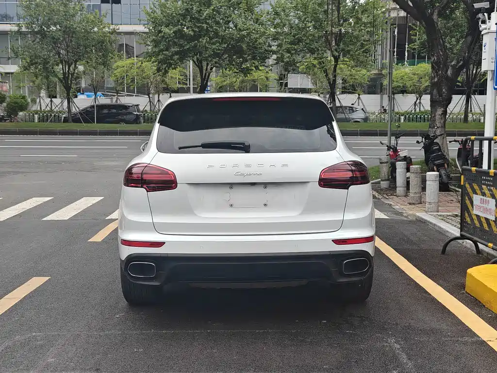 Porsche Cayenne 2015 — фото 10