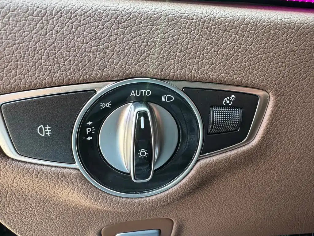 Mercedes-Benz E-Class 2023 — фото 15