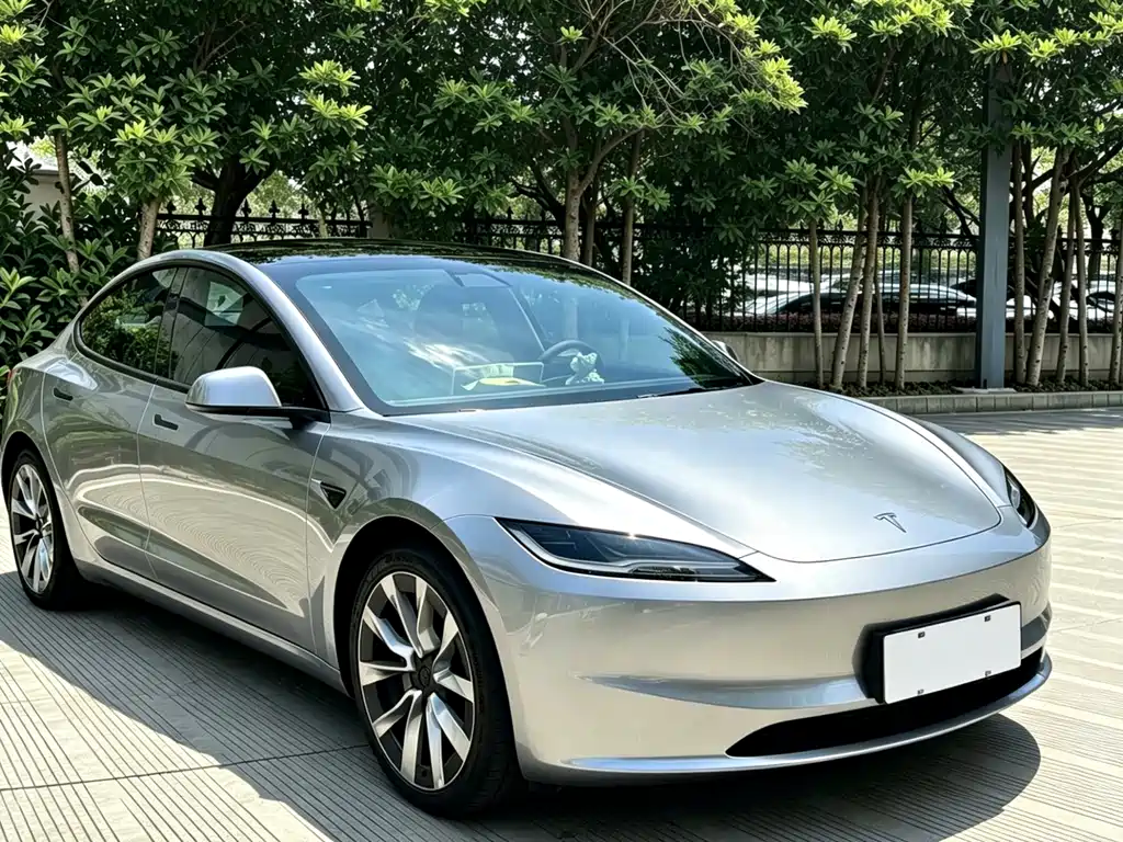 Tesla Model 3 2025 — фото 3