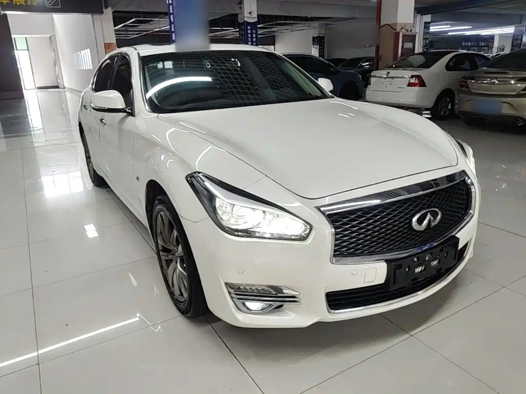 Infiniti Q70 2016 — фото 4