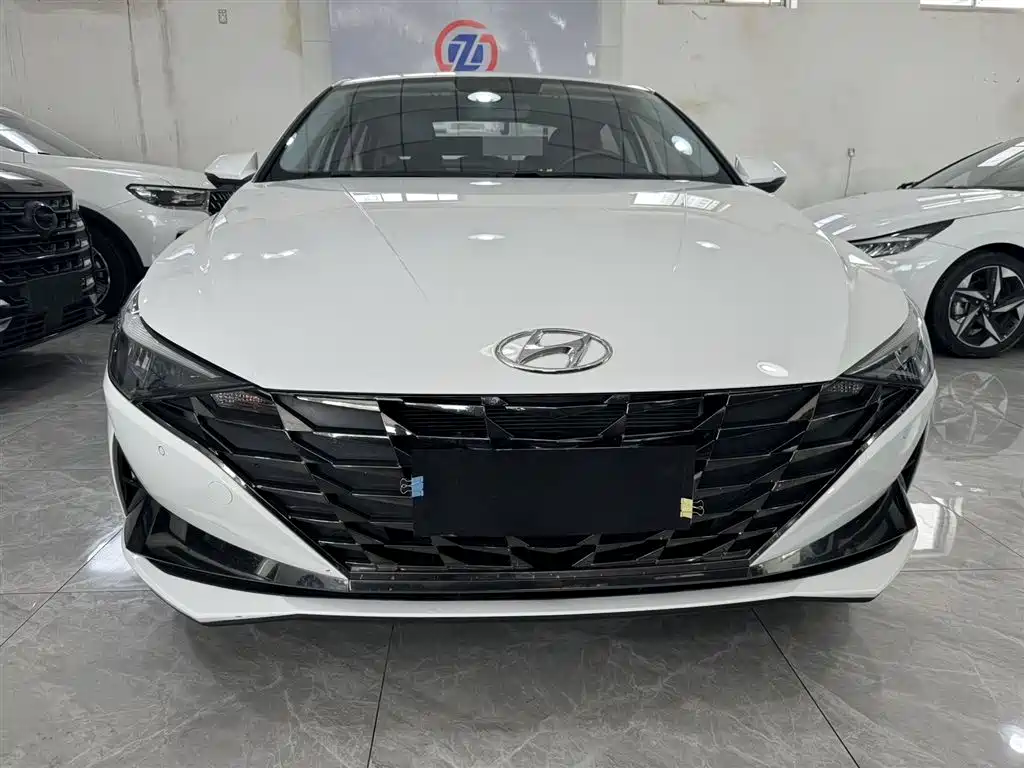 Hyundai Elantra 2022