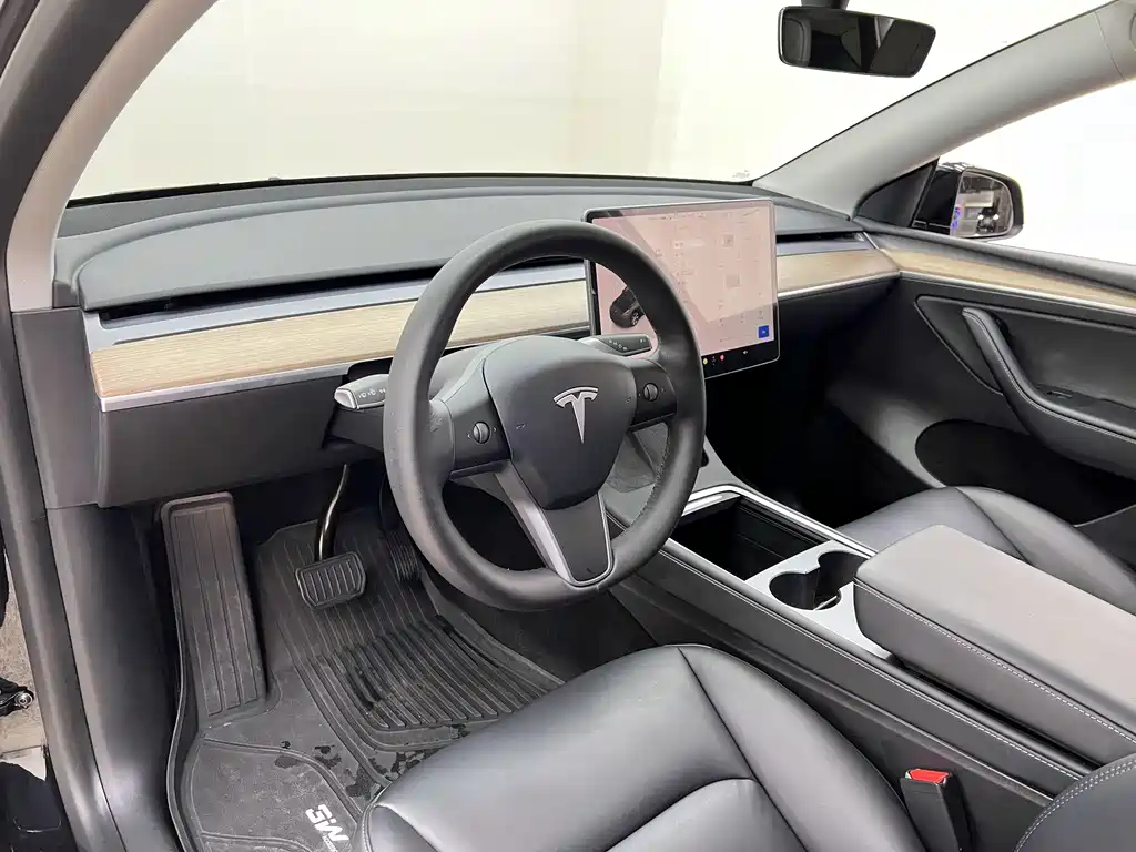 Tesla Model Y 2022 — фото 11