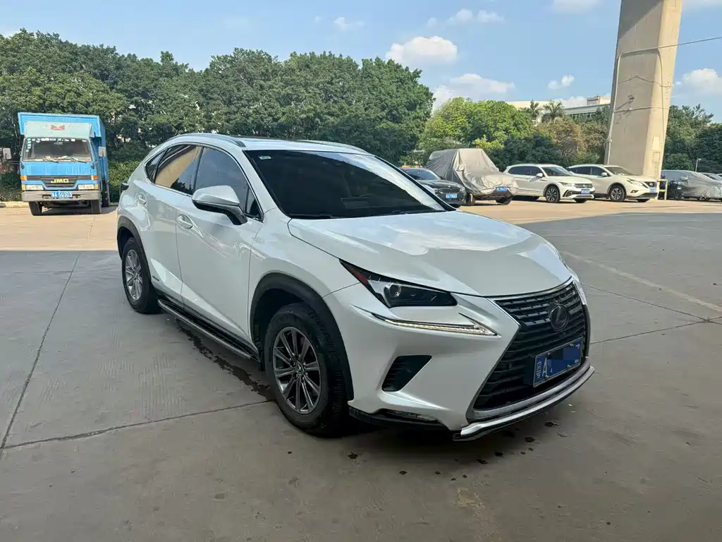 Lexus NX 2018 — фото 2