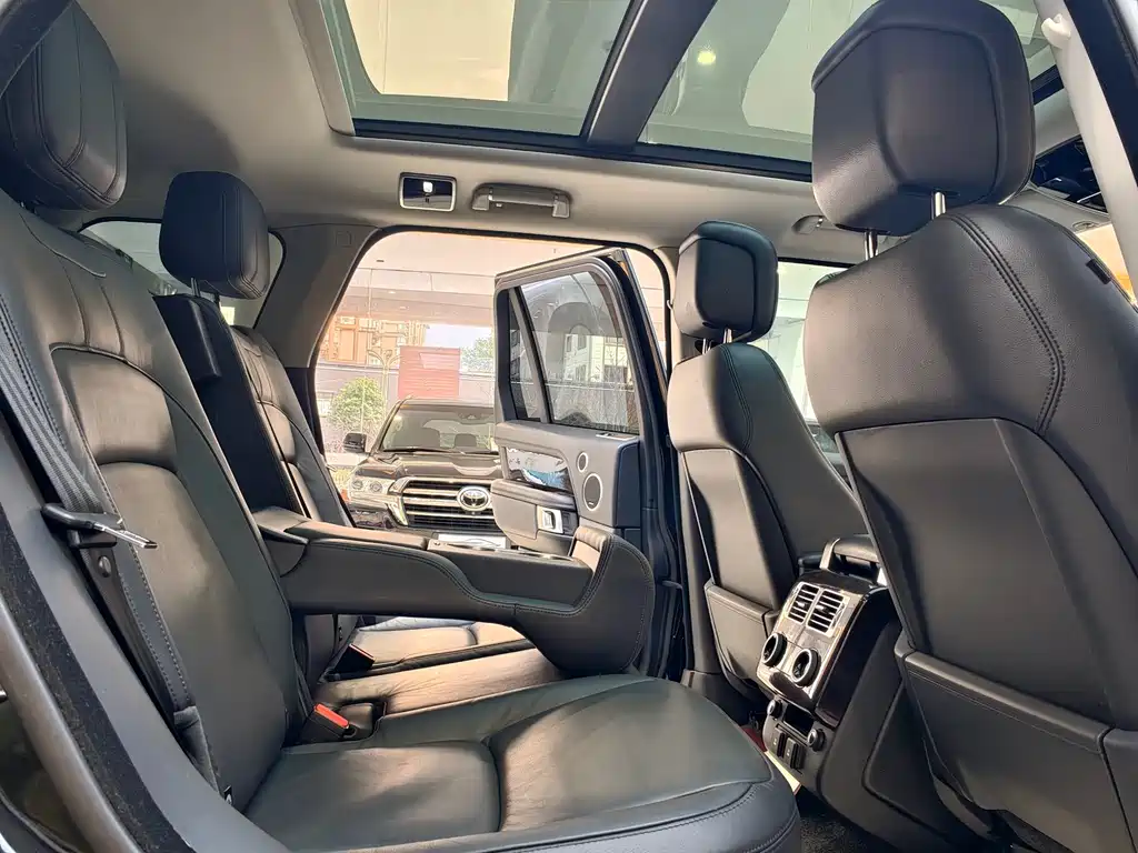 Land Rover Range Rover 2020 — фото 13