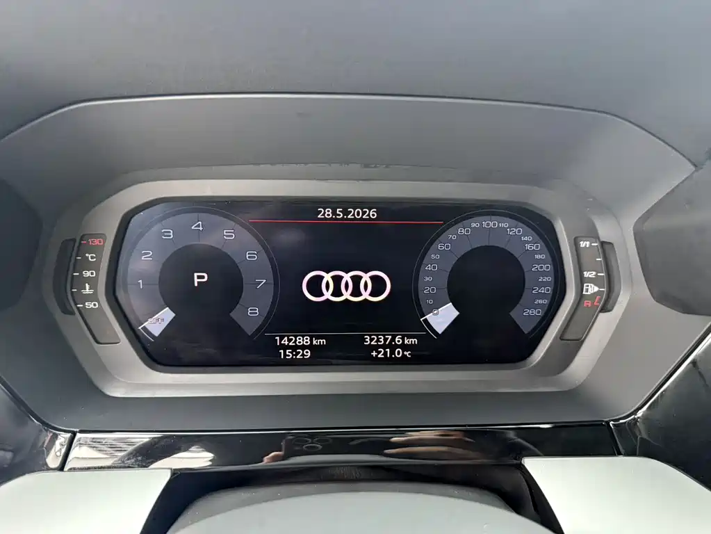 Audi A3 2023 — фото 10