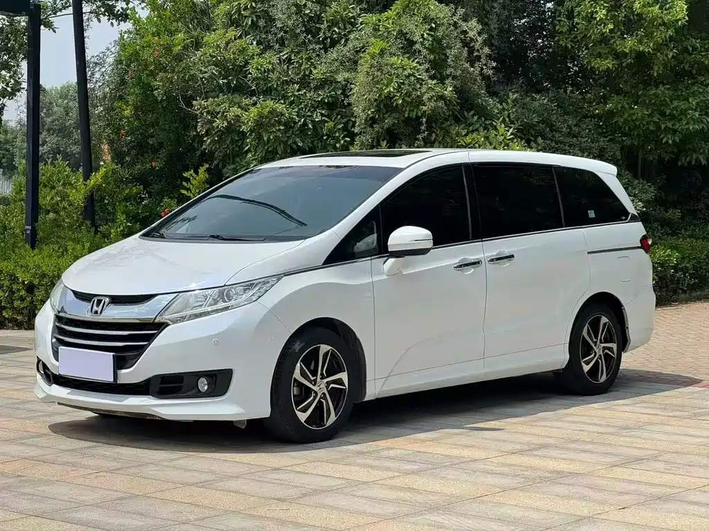Honda Odyssey 2017 — фото 1