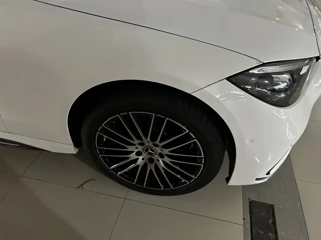 Mercedes-Benz C-Class 2025 — фото 13