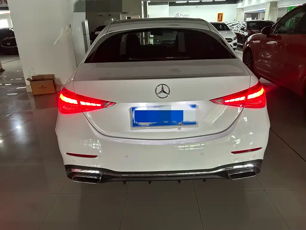 Mercedes-Benz C-Class 2025 — фото 15