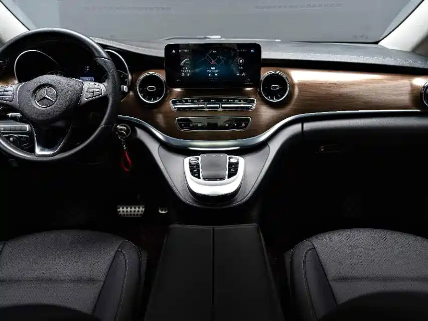Mercedes-Benz V-Class 2021 — фото 6