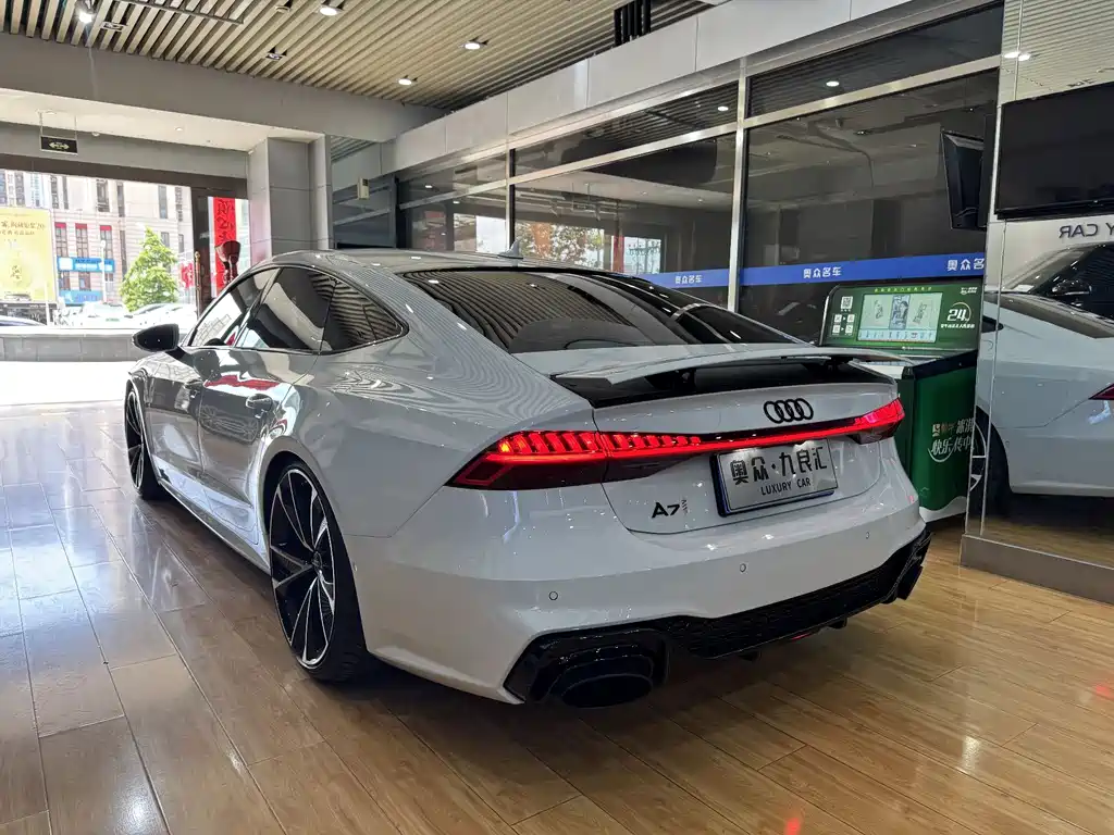 Audi A7 2024 — фото 16