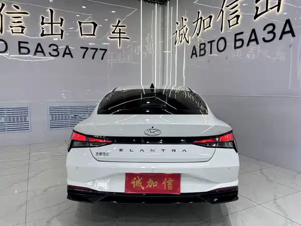 Hyundai Elantra 2023