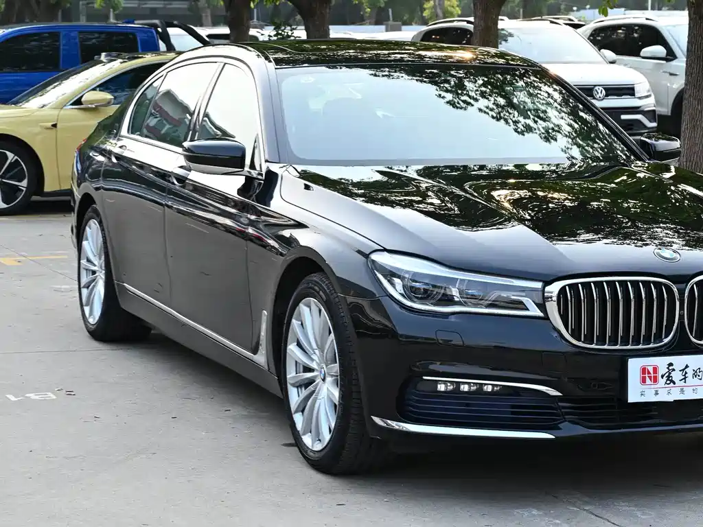 BMW 7 Series 2016 — фото 9